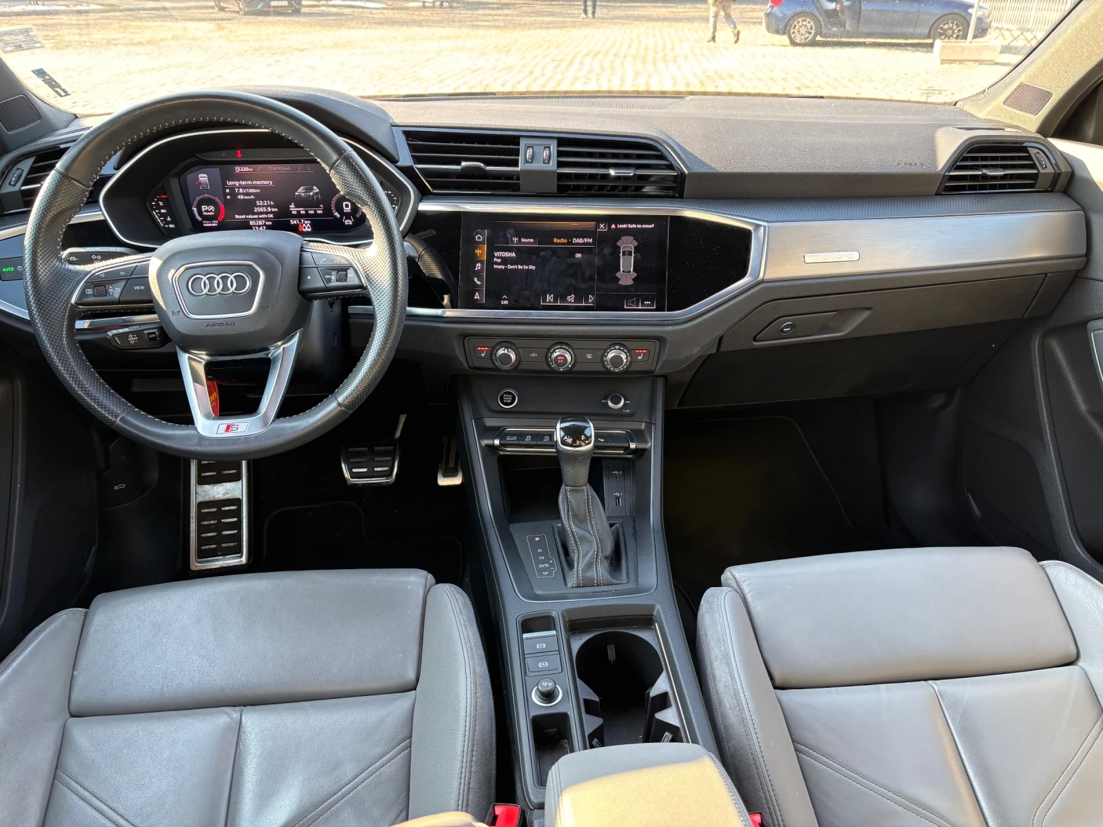 Audi Q3 Sportback S-line* Quattro - изображение 9