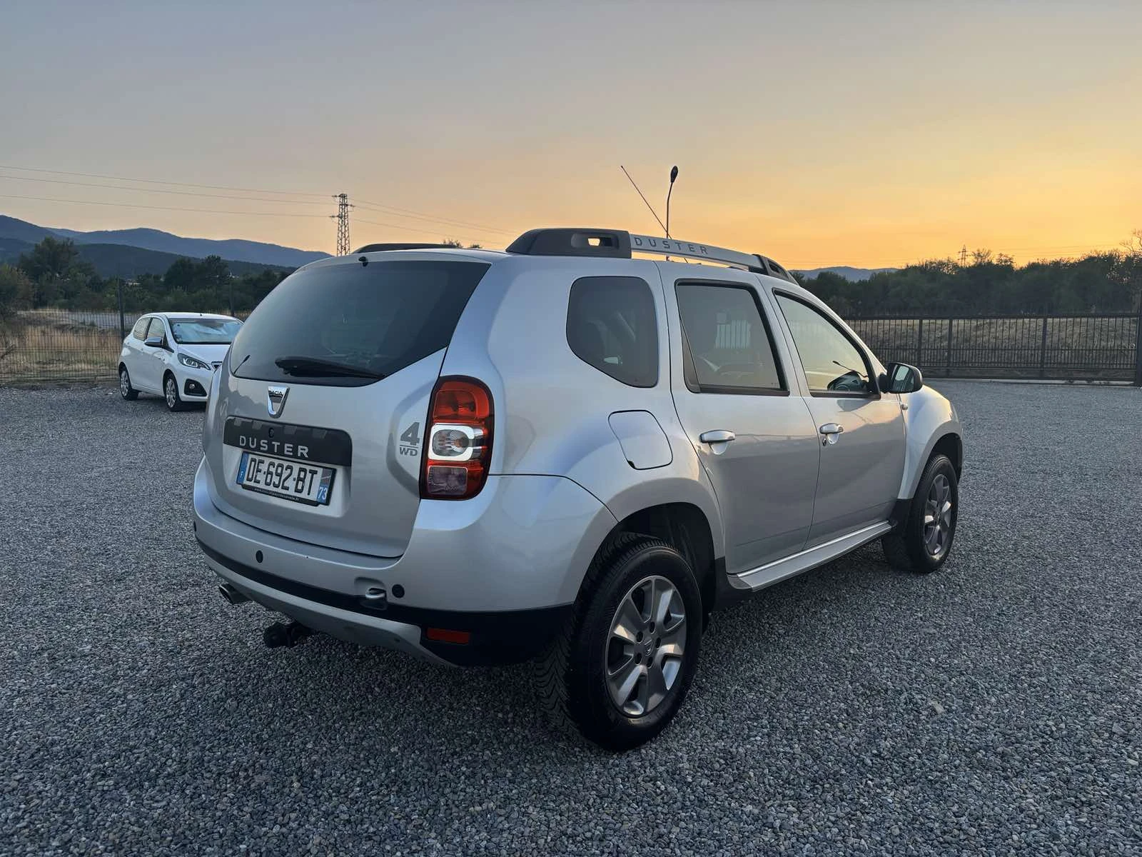 Dacia Duster 1.5 , 4x4, Нов Внос France - изображение 5