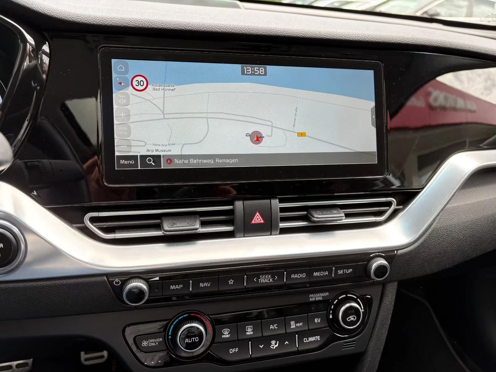 Kia Niro SPIRIT/204HP/NAVI/AMBI/CARPLAY/CAM/KLESS/567f | Mobile.bg   12
