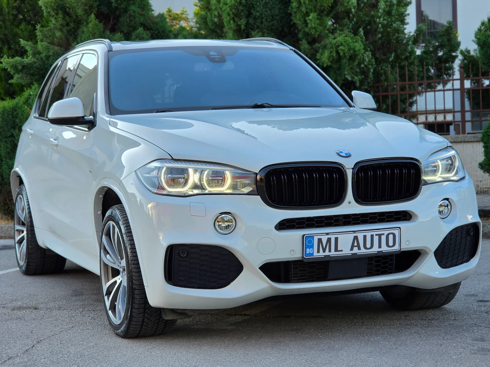 BMW X5 3.0D * M-PACK * ПАНОРАМА * КАМЕРИ * EURO 6 * , снимка 11 - Автомобили и джипове - 52669940