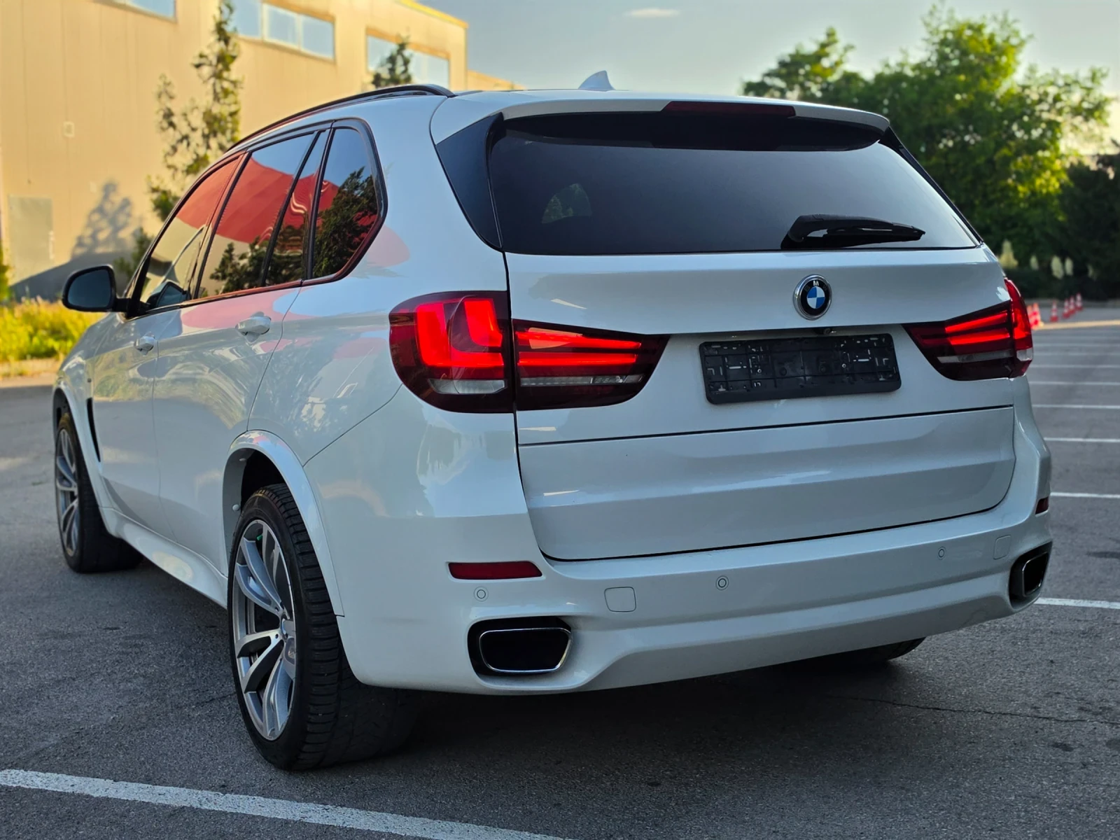 BMW X5 3.0D * M-PACK * ПАНОРАМА * КАМЕРИ * EURO 6 * , снимка 5 - Автомобили и джипове - 52669940