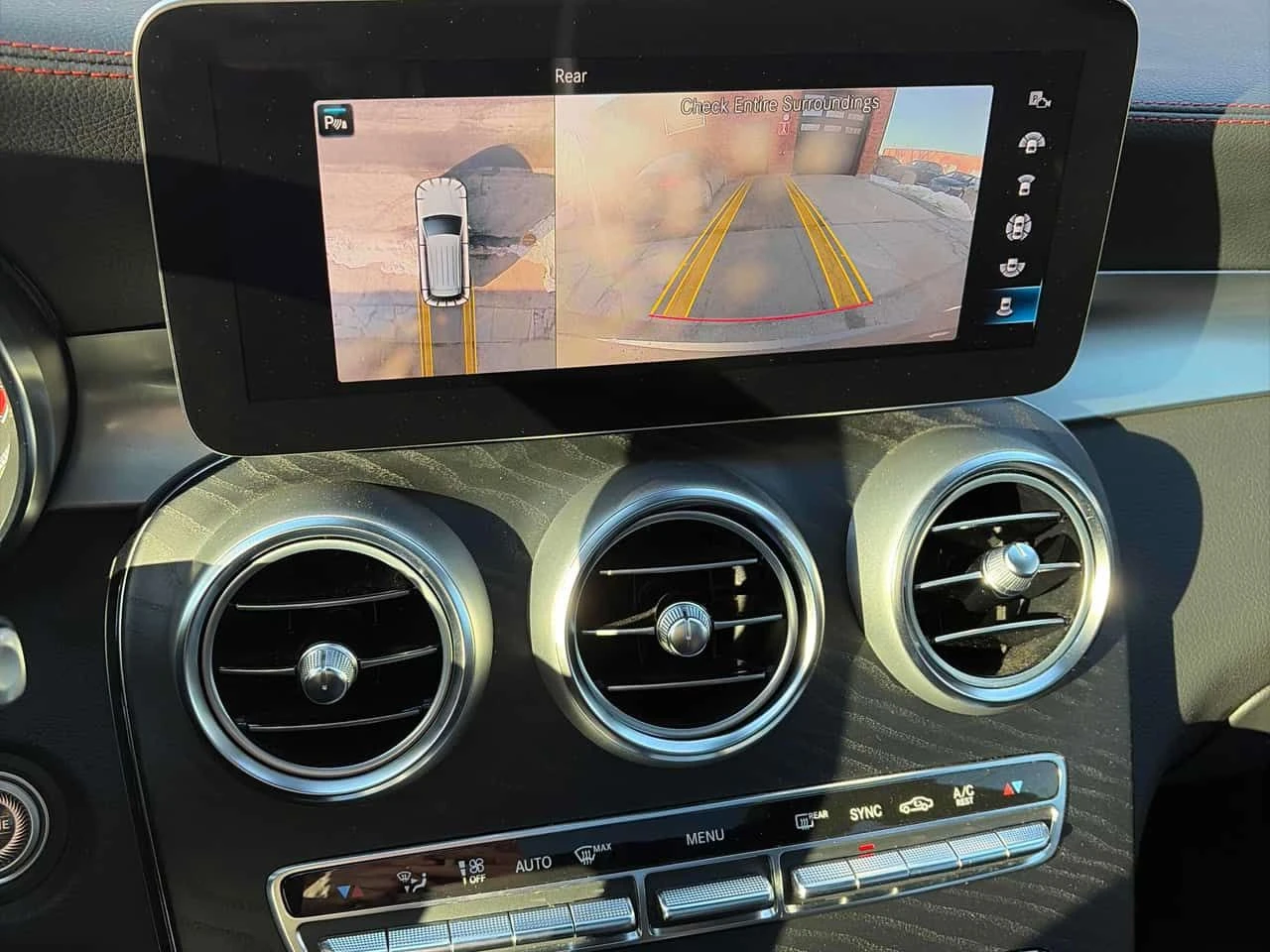 Mercedes-Benz GLC 43 AMG | DISTRONIC| 360| ПОДГРЕВ| CARFAX| АВТОФИНАНСИРАНЕ - изображение 10