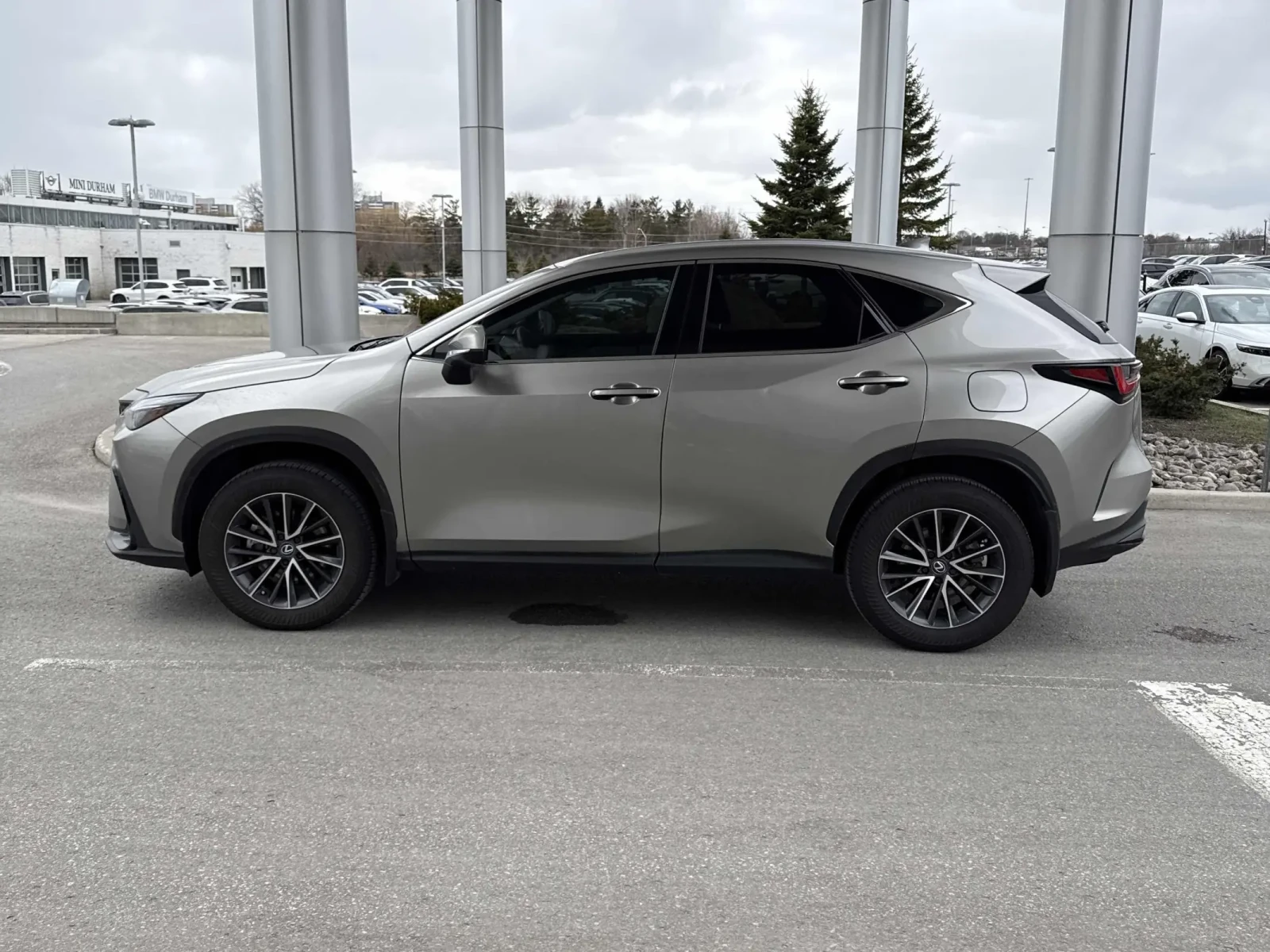 Lexus NX 350h * * CARFAX * * АВТО КРЕДИТ * * , снимка 4 - Автомобили и джипове - 53864062