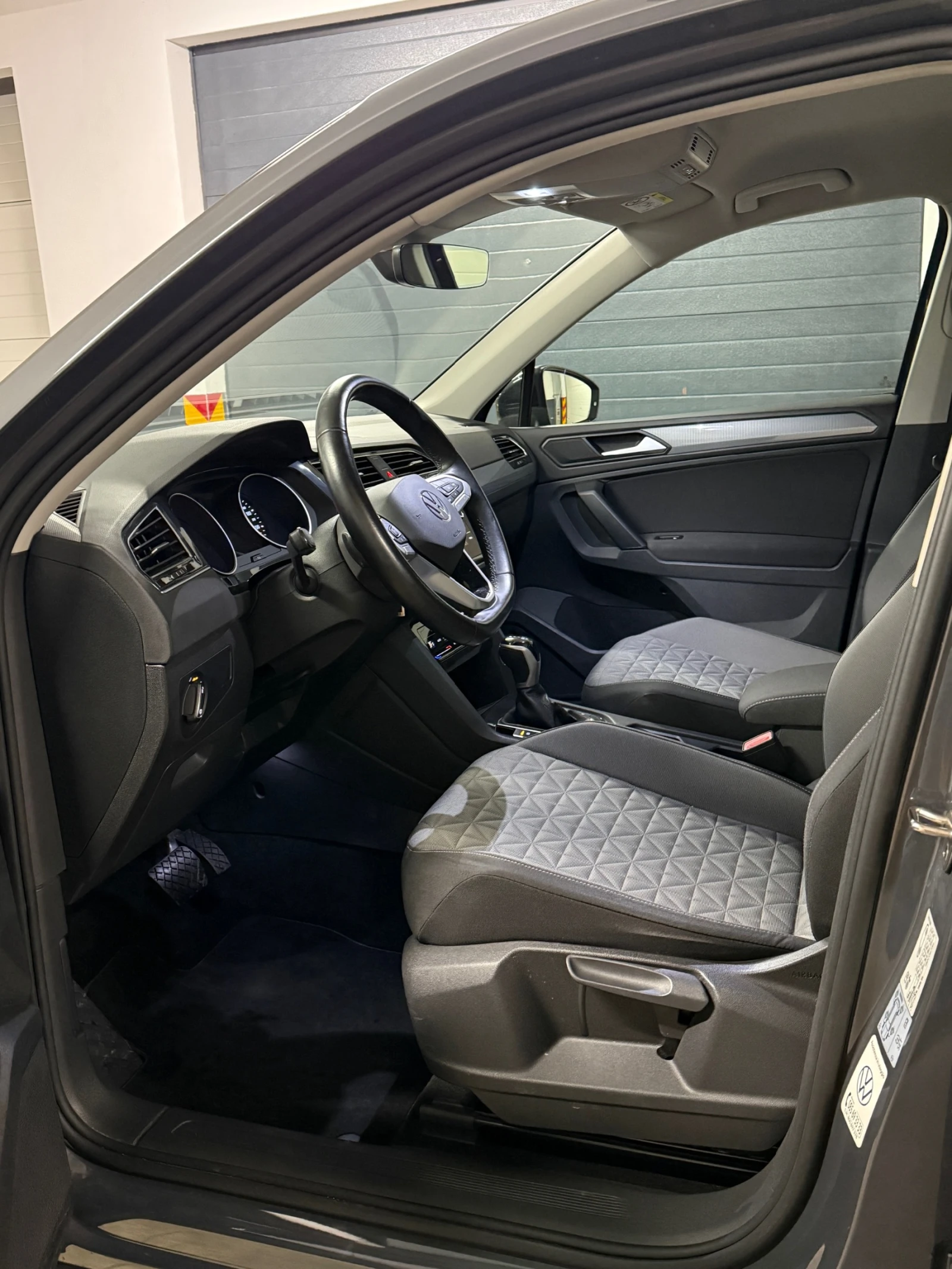 VW Tiguan Facelift, Сервизна история, 117K км, снимка 9 - Автомобили и джипове - 53924958