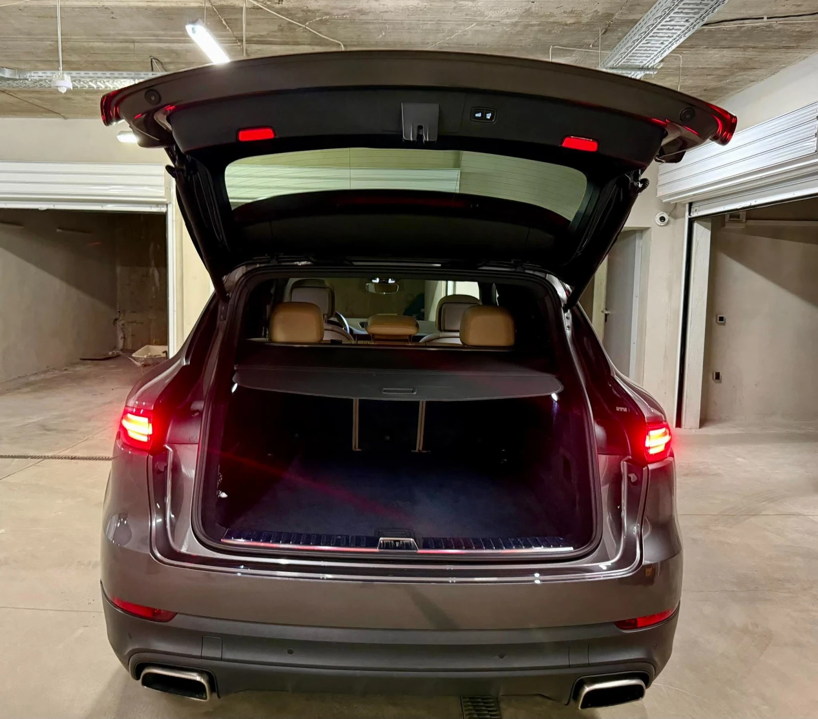 Porsche Cayenne Налична София, снимка 12 - Автомобили и джипове - 54614686