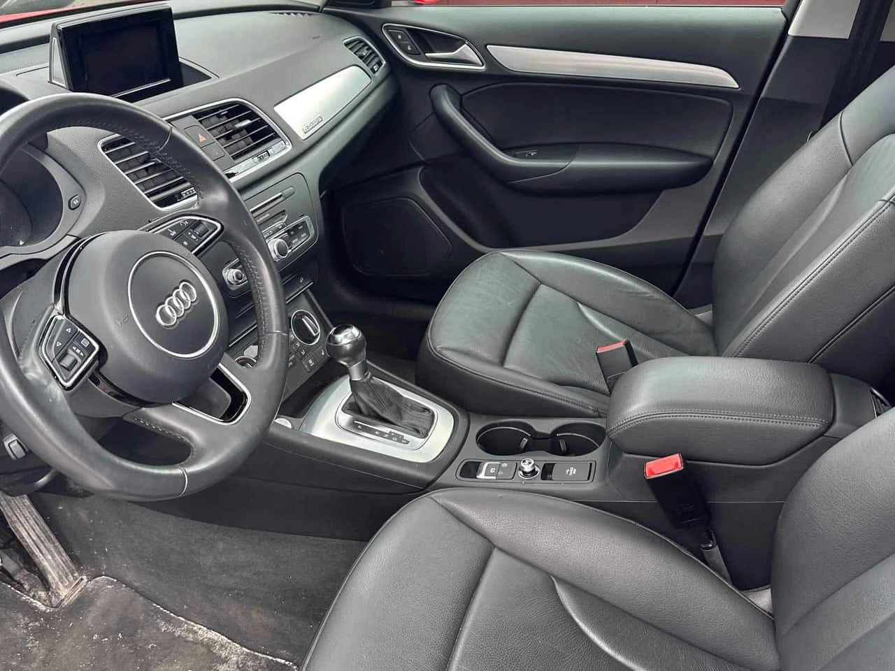 Audi Q3 * PROGRESSIV * АВТОКРЕДИТ БЕЗ ПЪРВОНАЧАЛНА ВНОСКА, снимка 7 - Автомобили и джипове - 54635569