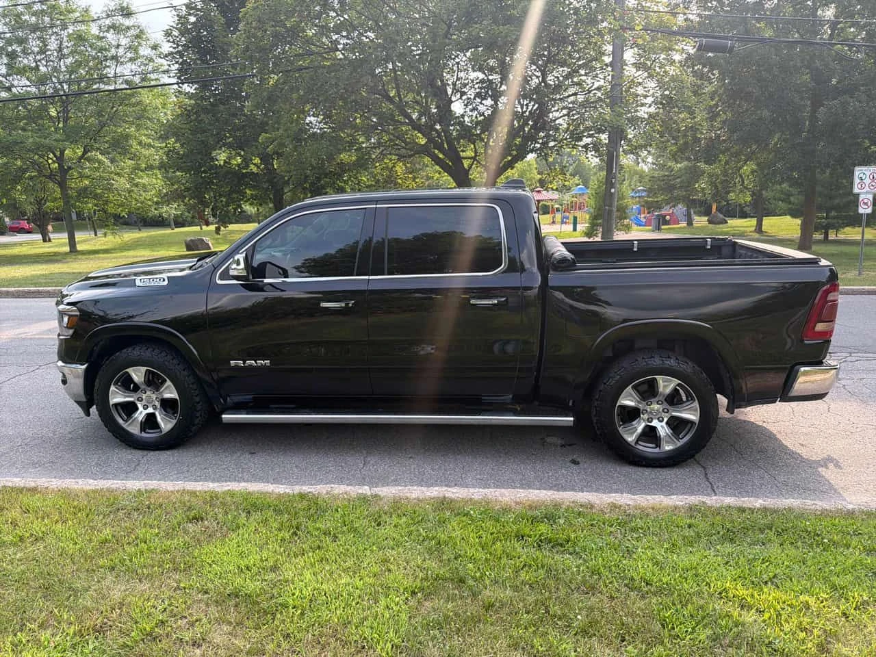 Dodge RAM 1500 * Laramie * АВТОКРЕДИТ БЕЗ ПЪРВОНАЧАЛНА ВНОСКА* , снимка 2 - Автомобили и джипове - 55511560