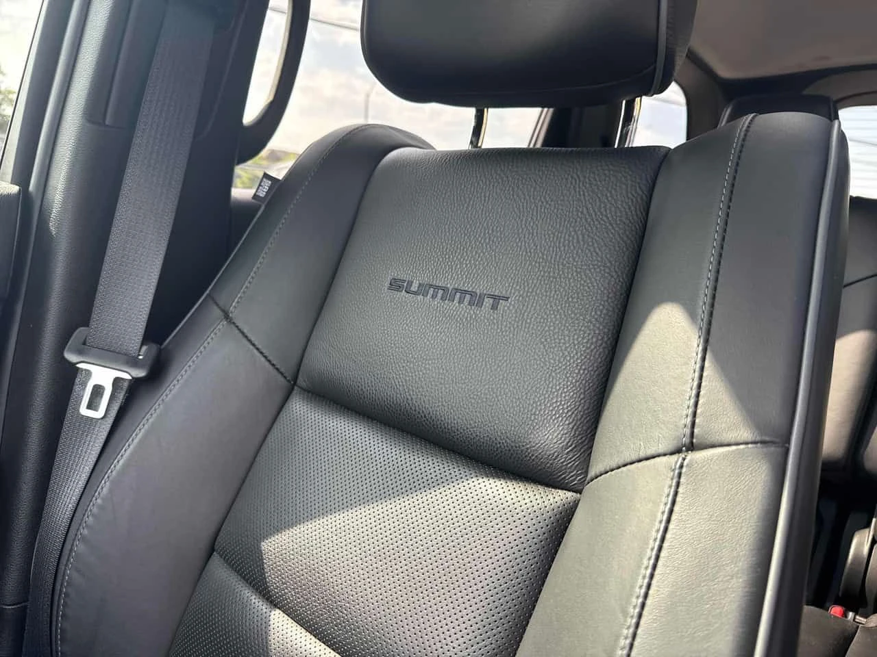 Jeep Grand cherokee * Summit * АВТОКРЕДИТ БЕЗ ПЪРВОНАЧАЛНА ВНОСКА* , снимка 12 - Автомобили и джипове - 55651363