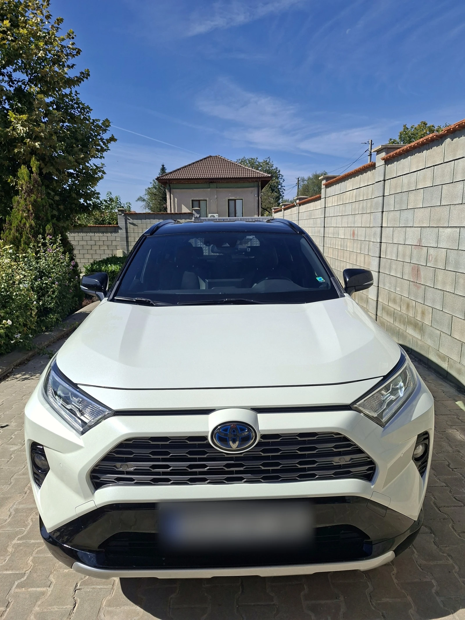 Toyota Rav4 Hybrid 2.5 AWD-i Style от първи собственик