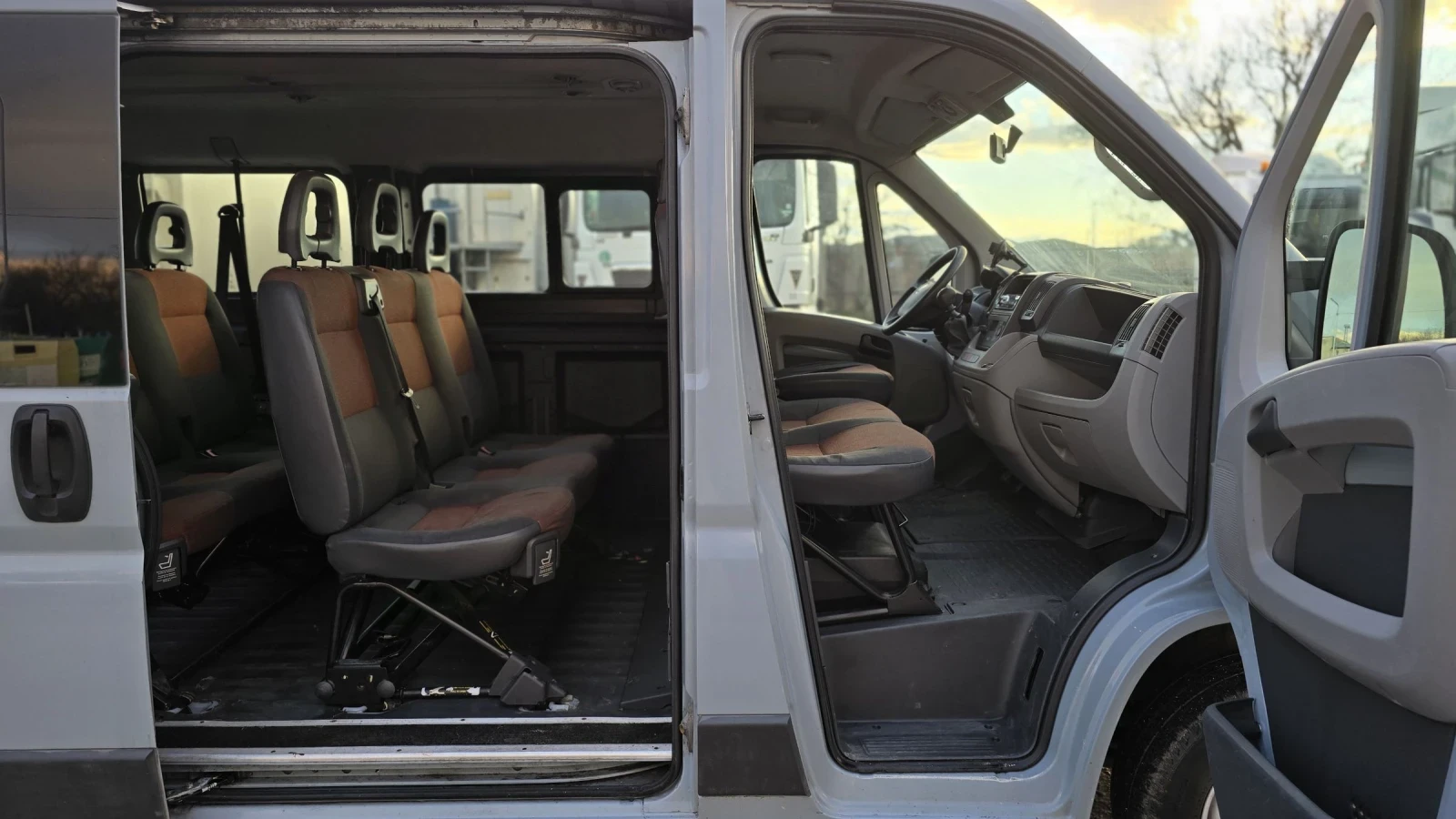 Fiat Ducato Пътнически с климатроник Myltijet, снимка 12 - Бусове и автобуси - 53877940