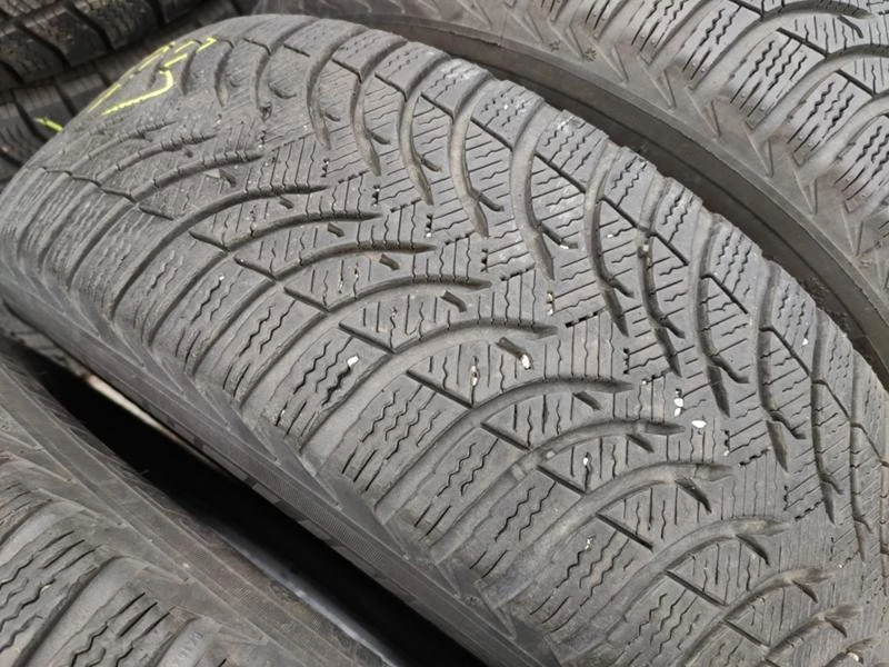 Гуми Зимни 205/60R16, снимка 3 - Гуми и джанти - 31287733