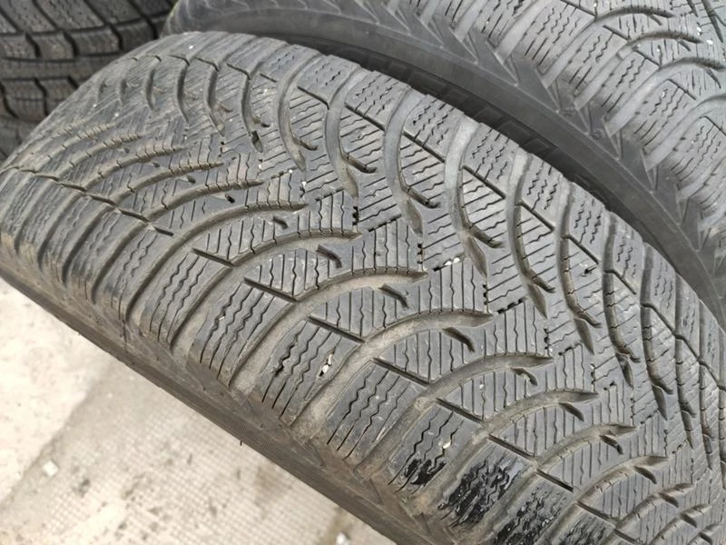 Гуми Зимни 205/60R16, снимка 4 - Гуми и джанти - 31287733