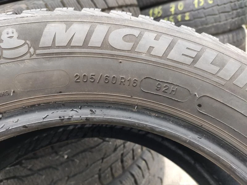 Гуми Зимни 205/60R16, снимка 8 - Гуми и джанти - 31287733