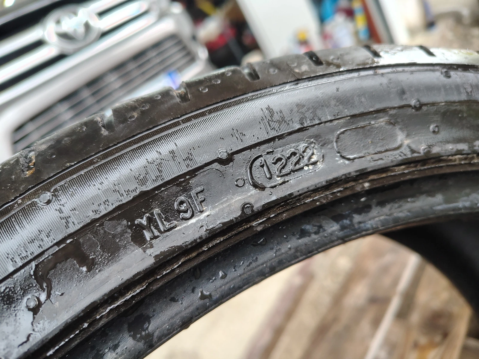 Гуми Летни 225/40R19, снимка 5 - Гуми и джанти - 55841270