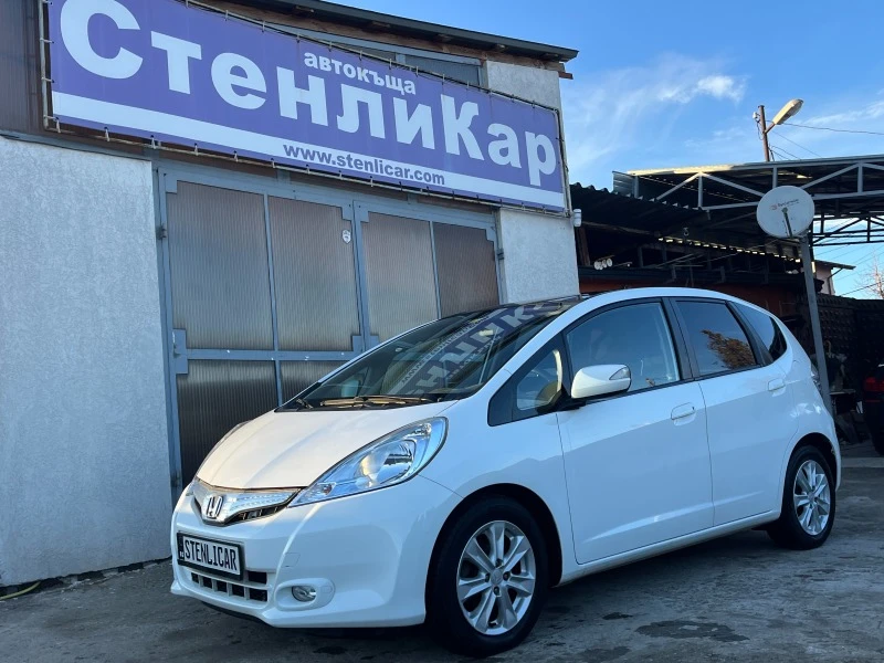 Honda Jazz  Facelift Automat, снимка 1 - Автомобили и джипове - 43629543