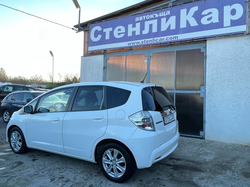 Honda Jazz  Facelift Automat, снимка 2 - Автомобили и джипове - 43629543