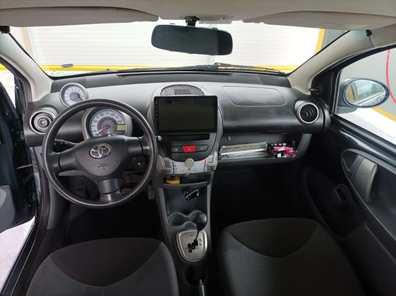 Toyota Aygo, снимка 9 - Автомобили и джипове - 47112998