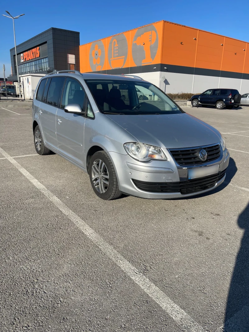 VW Touran 2.0 Ecofuel Park assist, снимка 2 - Автомобили и джипове - 48832474