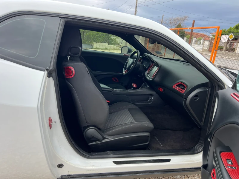 Dodge Challenger, снимка 9 - Автомобили и джипове - 49926020