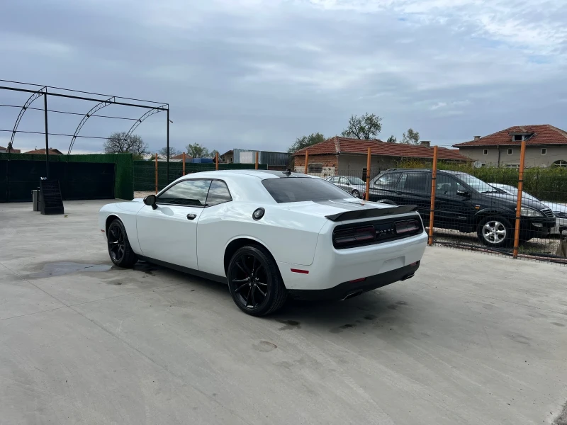 Dodge Challenger, снимка 5 - Автомобили и джипове - 49926020