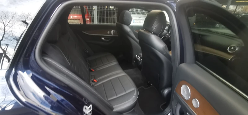 Mercedes-Benz E 300 de/AMG-Line /360 Camera/Panorama/Burmester/Кожа, снимка 10 - Автомобили и джипове - 52283435