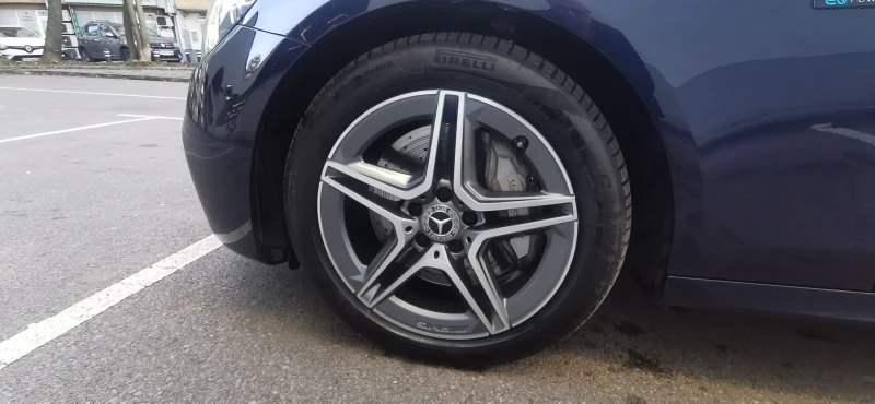 Mercedes-Benz E 300 de/AMG-Line /360 Camera/Panorama/Burmester/Кожа, снимка 5 - Автомобили и джипове - 52283435