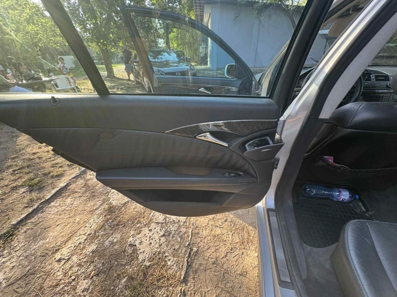 Mercedes-Benz E 270 E270 Avangart, снимка 9 - Автомобили и джипове - 51661800