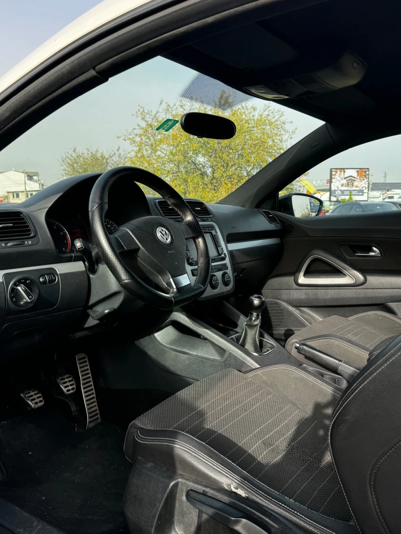 VW Scirocco 2.0TSI, снимка 5 - Автомобили и джипове - 52472674