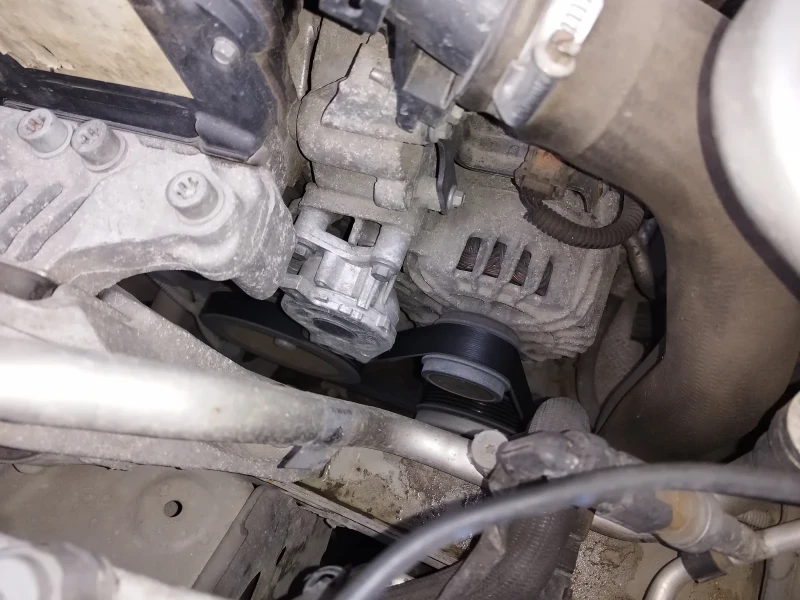 Peugeot 308 1.6 е-HDI 98, снимка 11 - Автомобили и джипове - 52857622