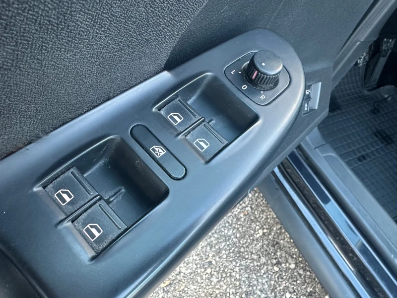 VW Passat 1.9TDI* SEDAN* REALNI KM* , снимка 12 - Автомобили и джипове - 52942800