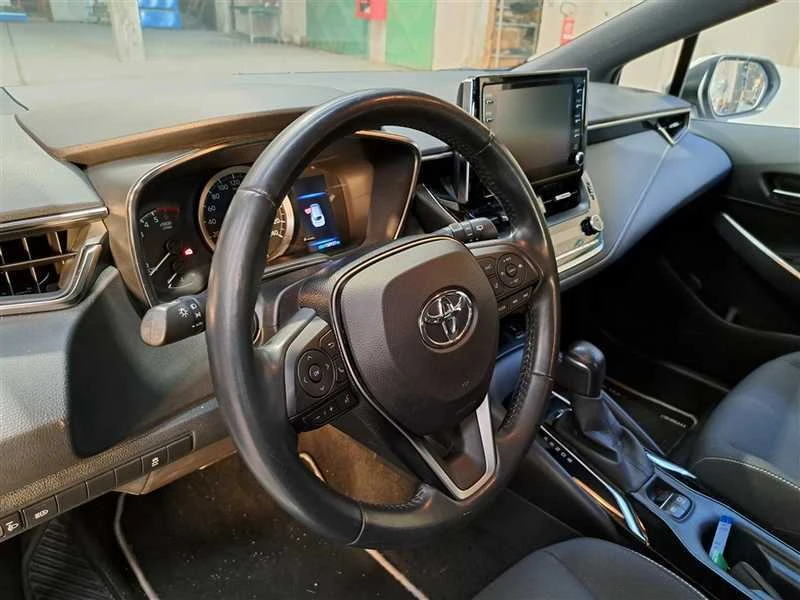 Toyota Corolla 1.8 Хибрид Автоматик 10.2020г, снимка 9 - Автомобили и джипове - 48497551