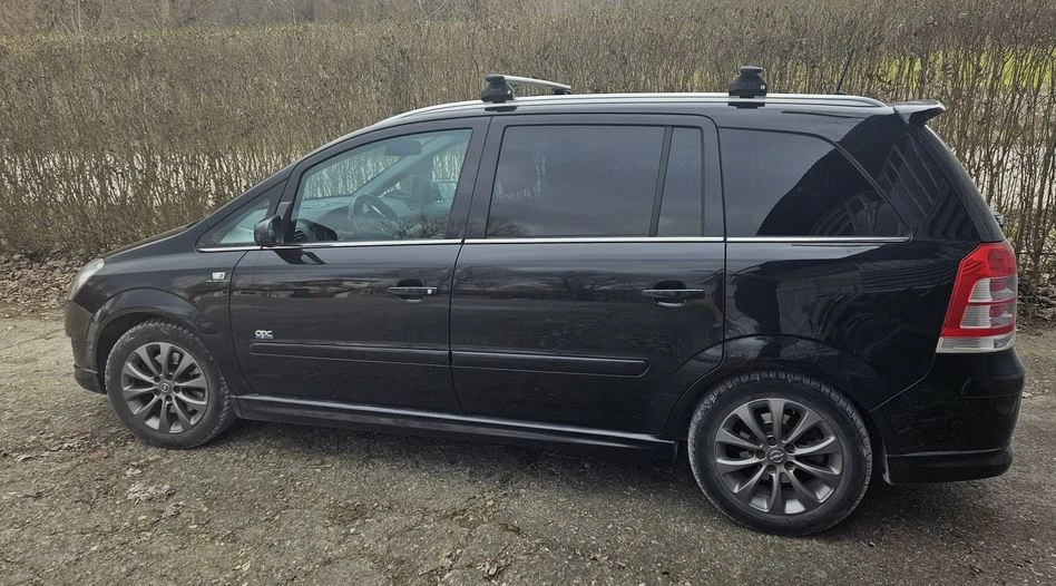 Opel Zafira OPC 2.0Turbo Газ, снимка 3 - Автомобили и джипове - 47084858