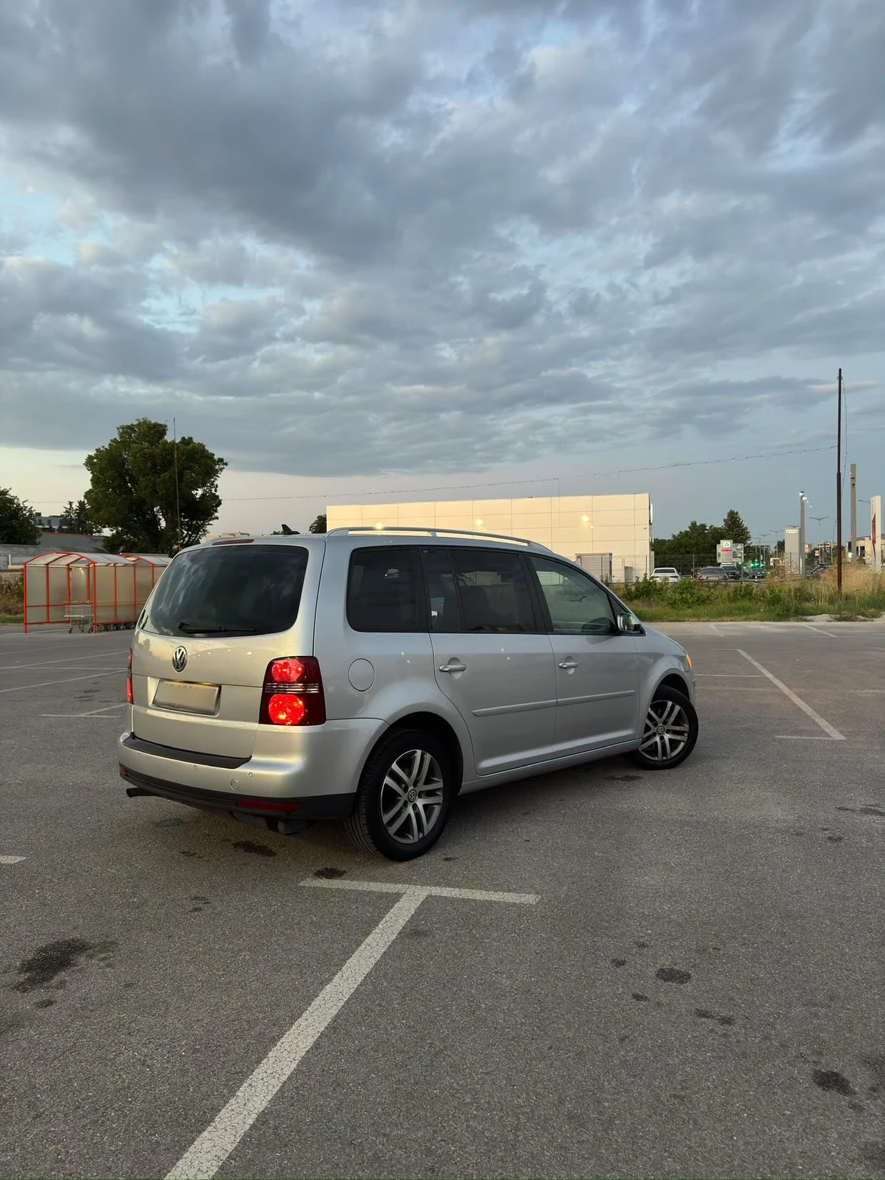 VW Touran 2.0 Ecofuel Park assist - изображение 6