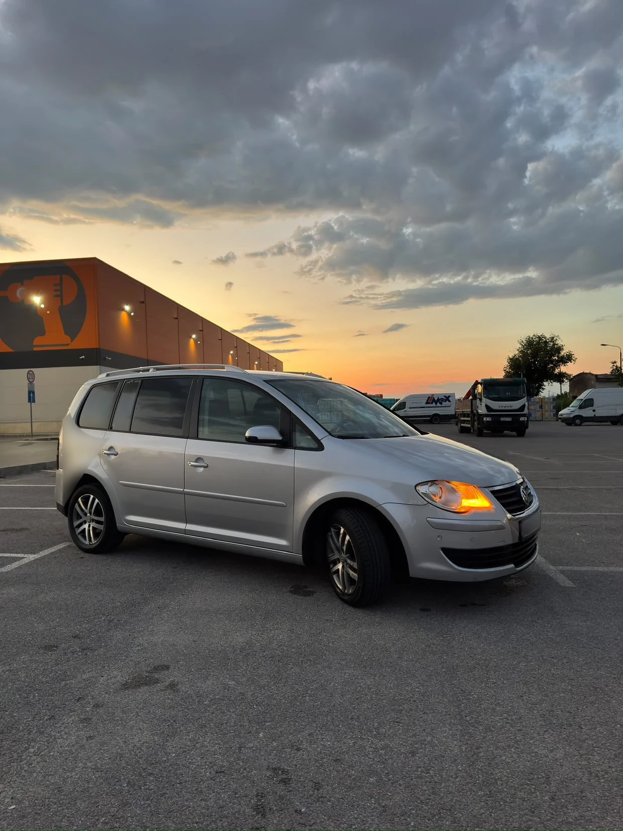 VW Touran 2.0 Ecofuel Park assist - изображение 3