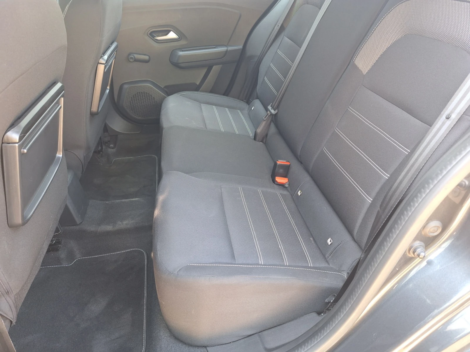 Dacia Logan 1.0TCe 100 к.с. Газ/Бензин - изображение 9