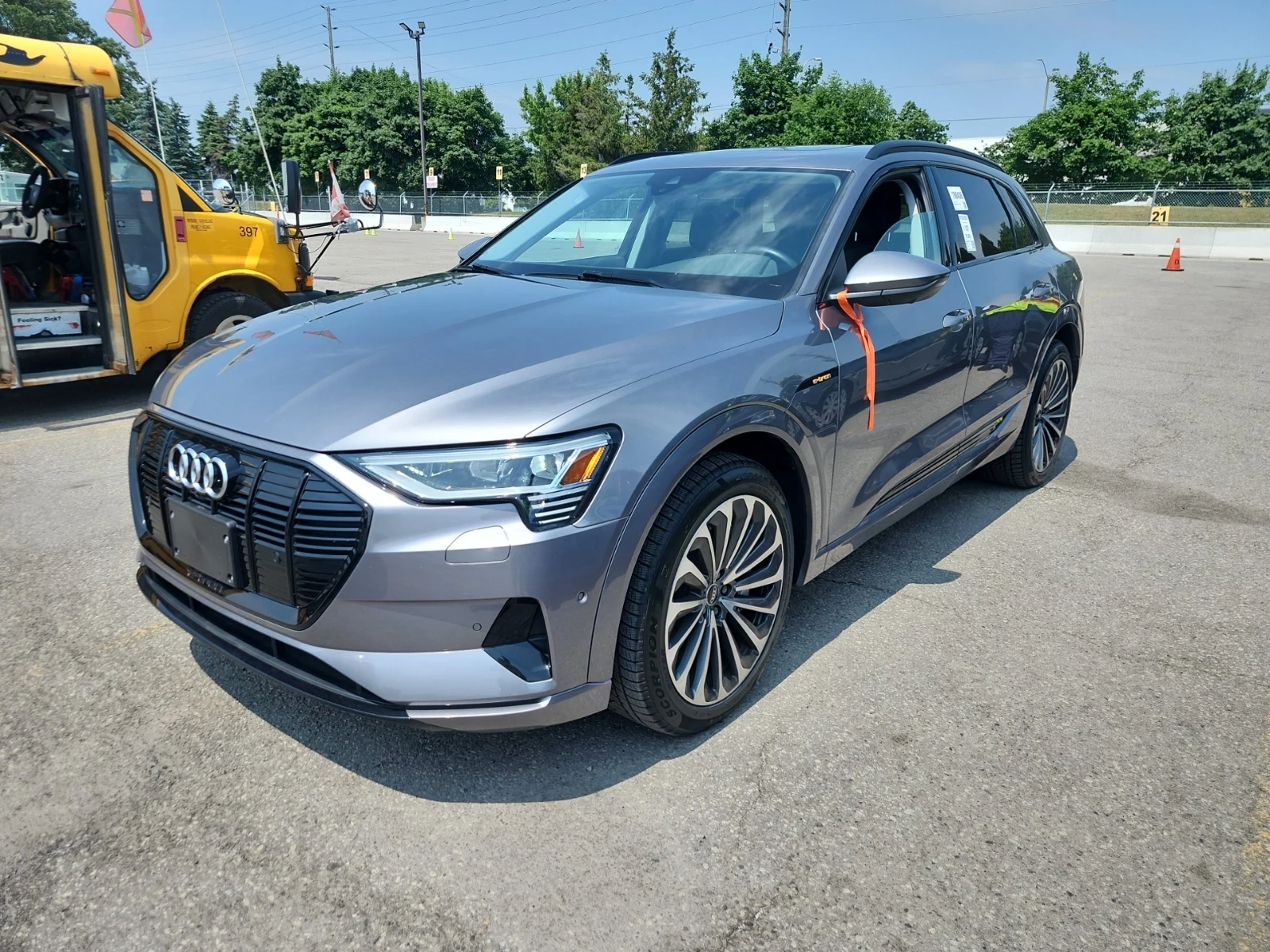Audi E-Tron * PROGRESSIV * CARFAX * АВТОКРЕДИТ - изображение 2