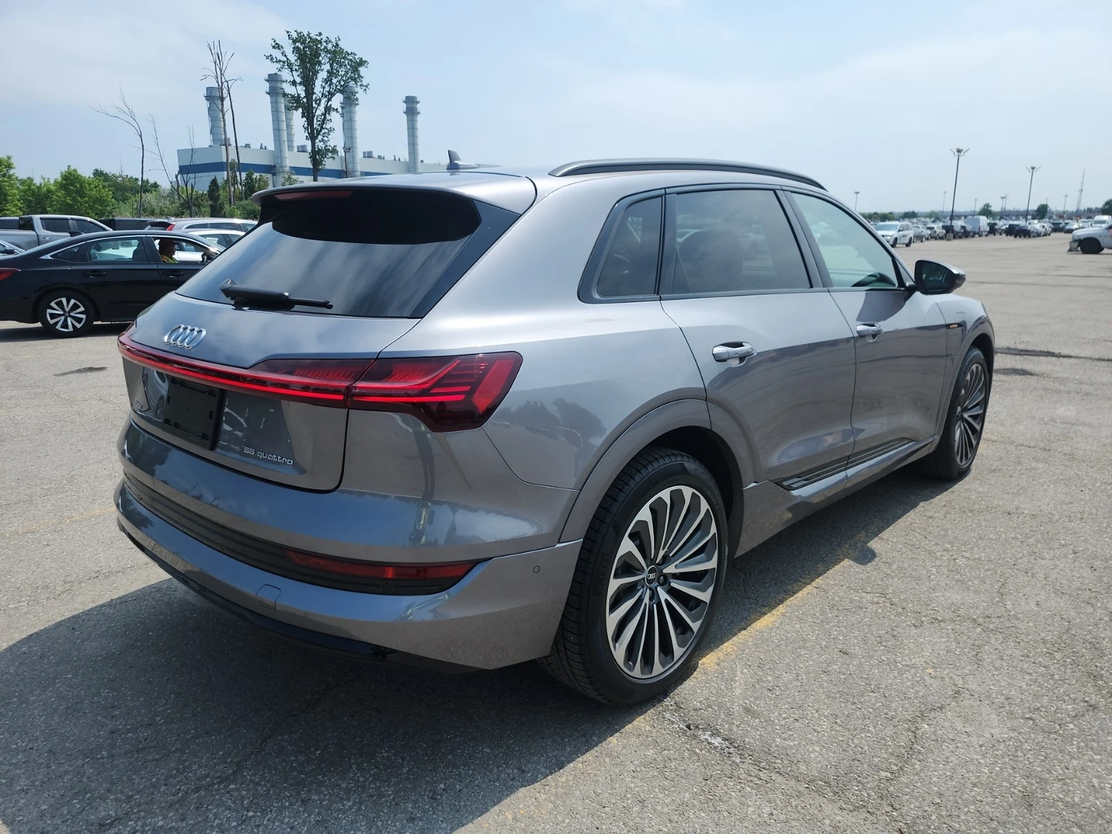 Audi E-Tron * PROGRESSIV * CARFAX * АВТОКРЕДИТ - изображение 4