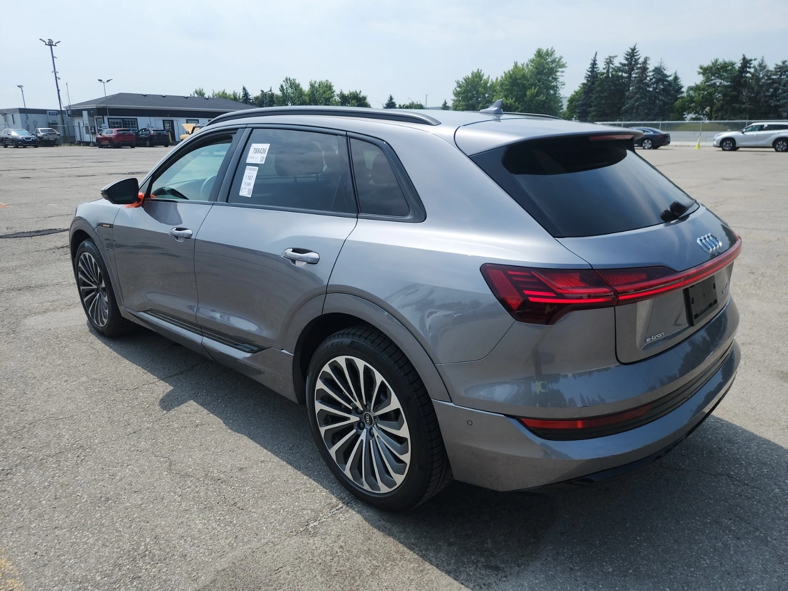 Audi E-Tron * PROGRESSIV * CARFAX * АВТОКРЕДИТ - изображение 3
