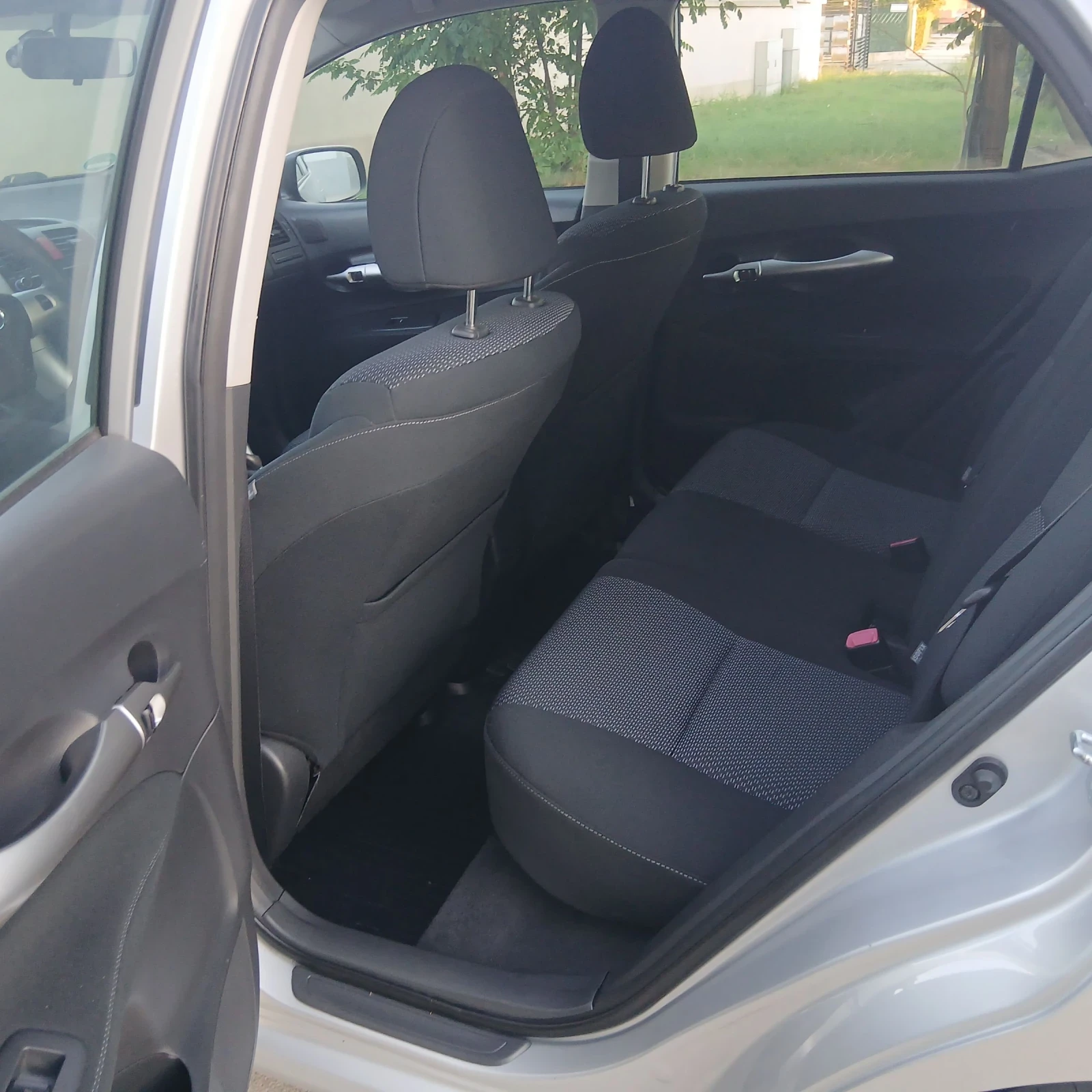 Toyota Auris  1.3 Life - изображение 10