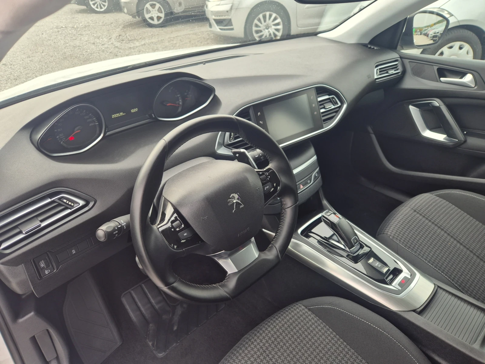 Peugeot 308 1.5 HDI   - изображение 9
