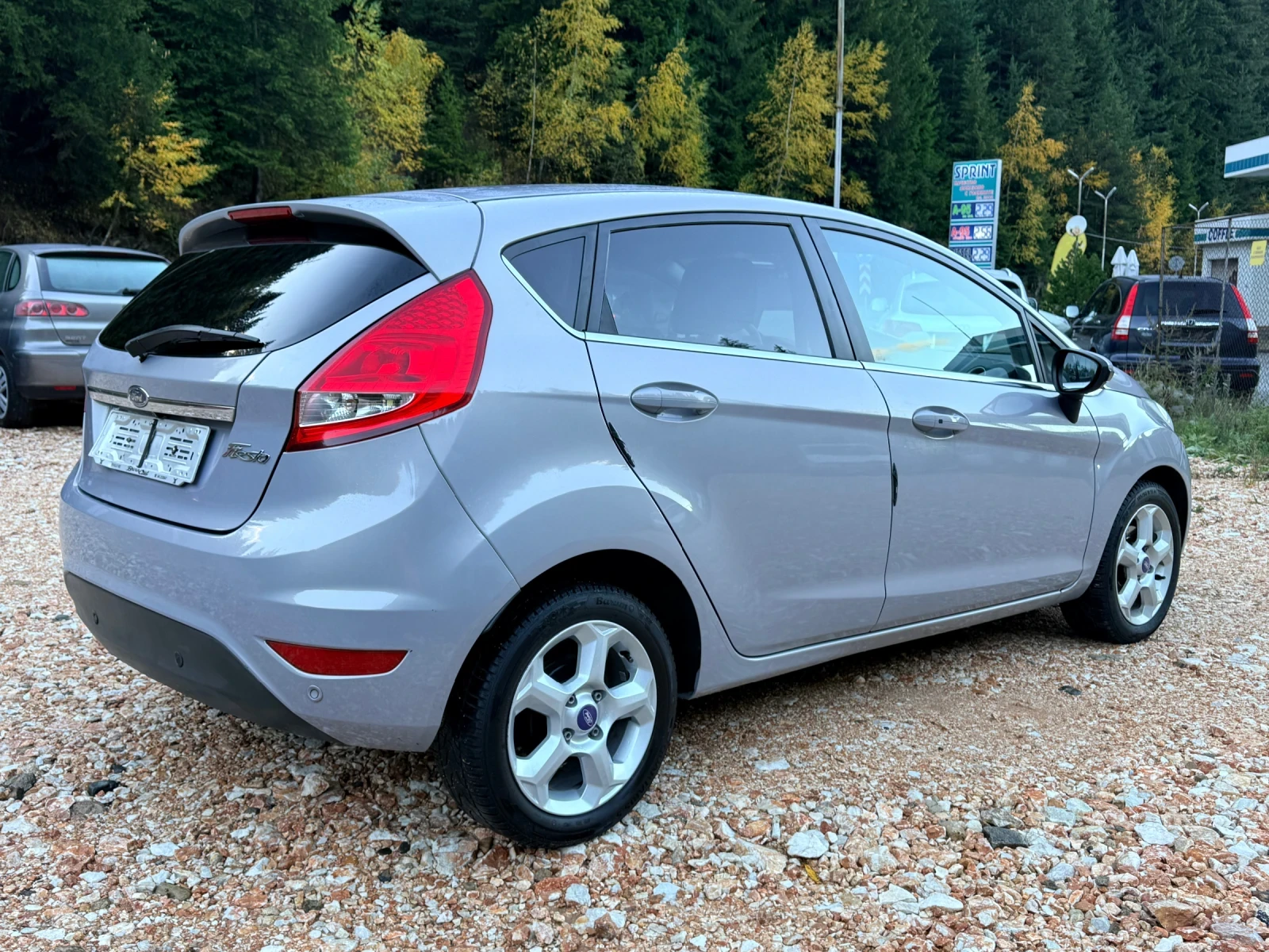 Ford Fiesta 1.4BiFuel* ГАЗ* АНДРОИД* KeyLess* ПОДГР.ПР.СТЪКЛО* - изображение 4