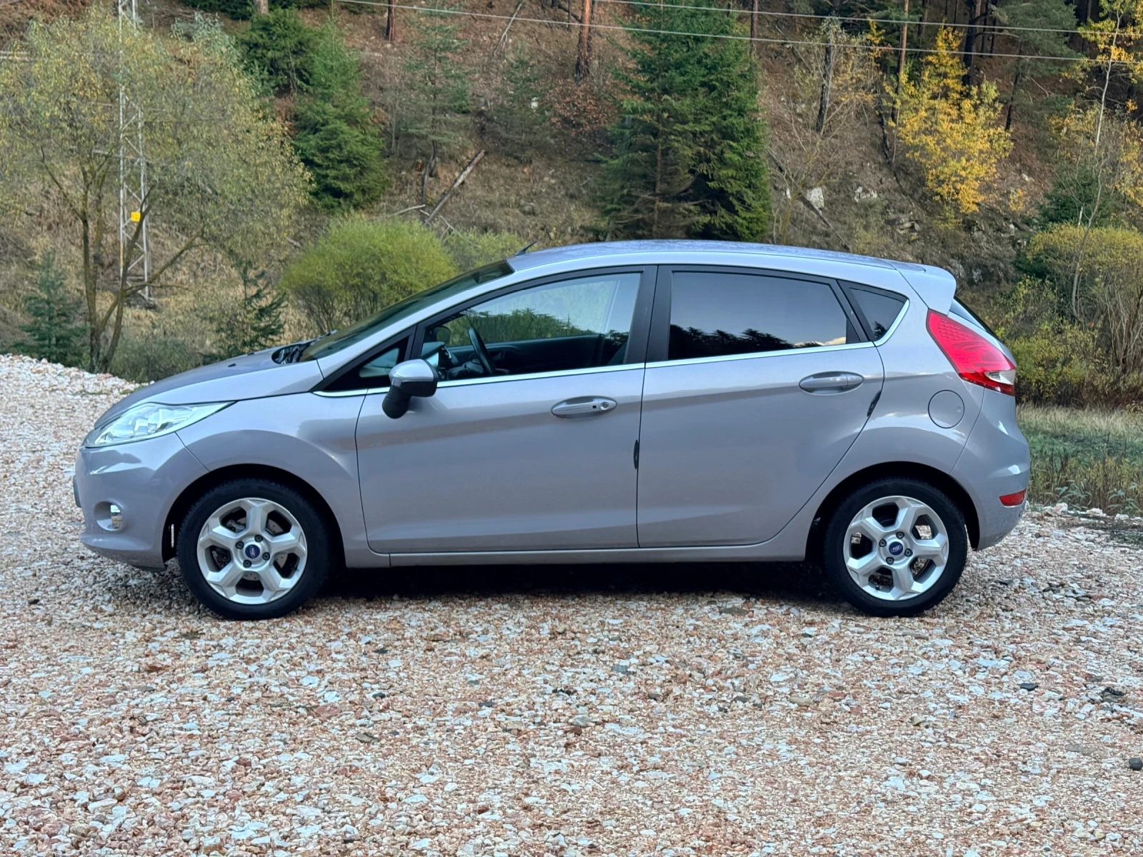 Ford Fiesta 1.4BiFuel* ГАЗ* АНДРОИД* KeyLess* ПОДГР.ПР.СТЪКЛО* - изображение 2