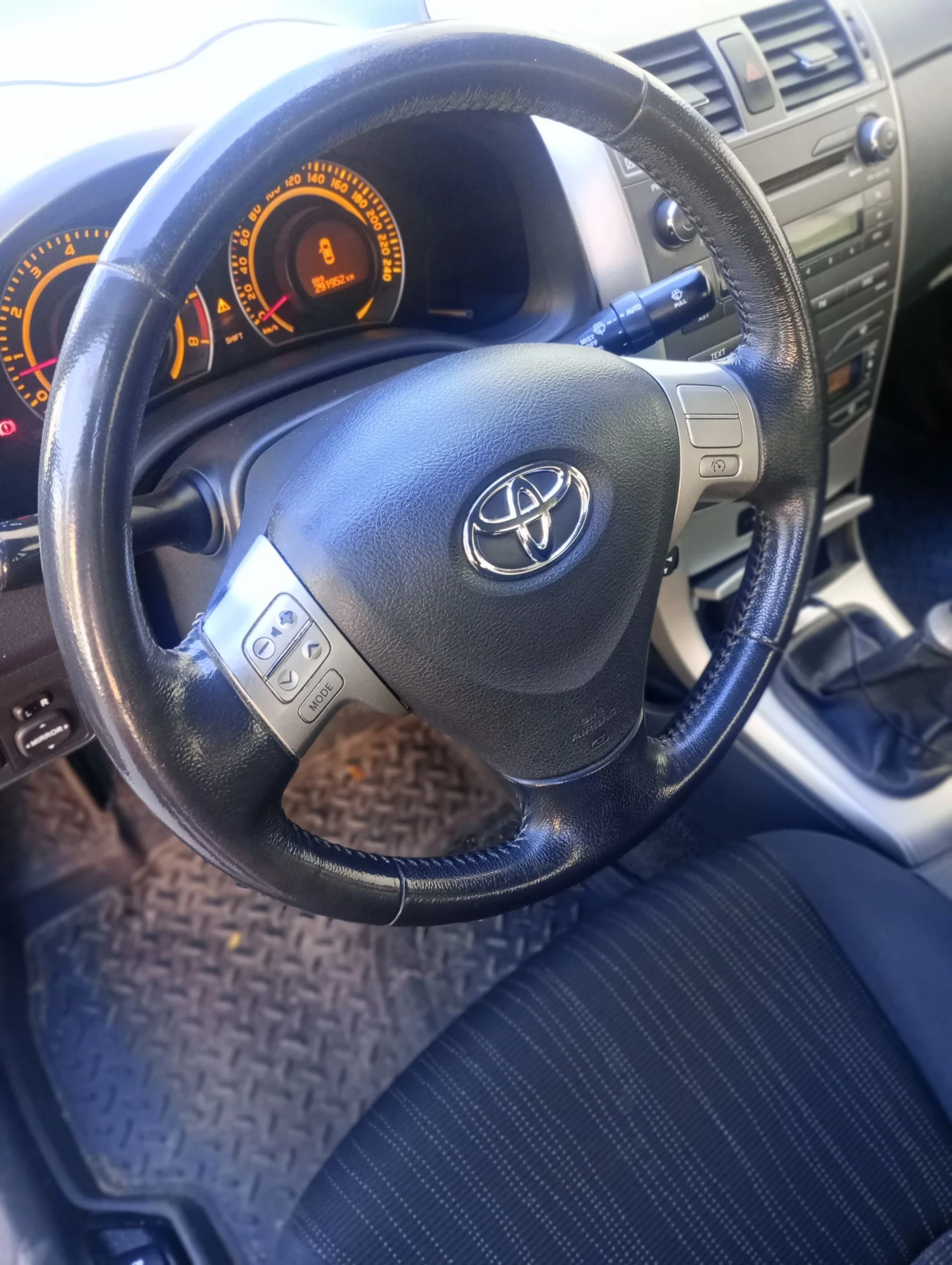 Toyota Corolla 1.6 - изображение 10