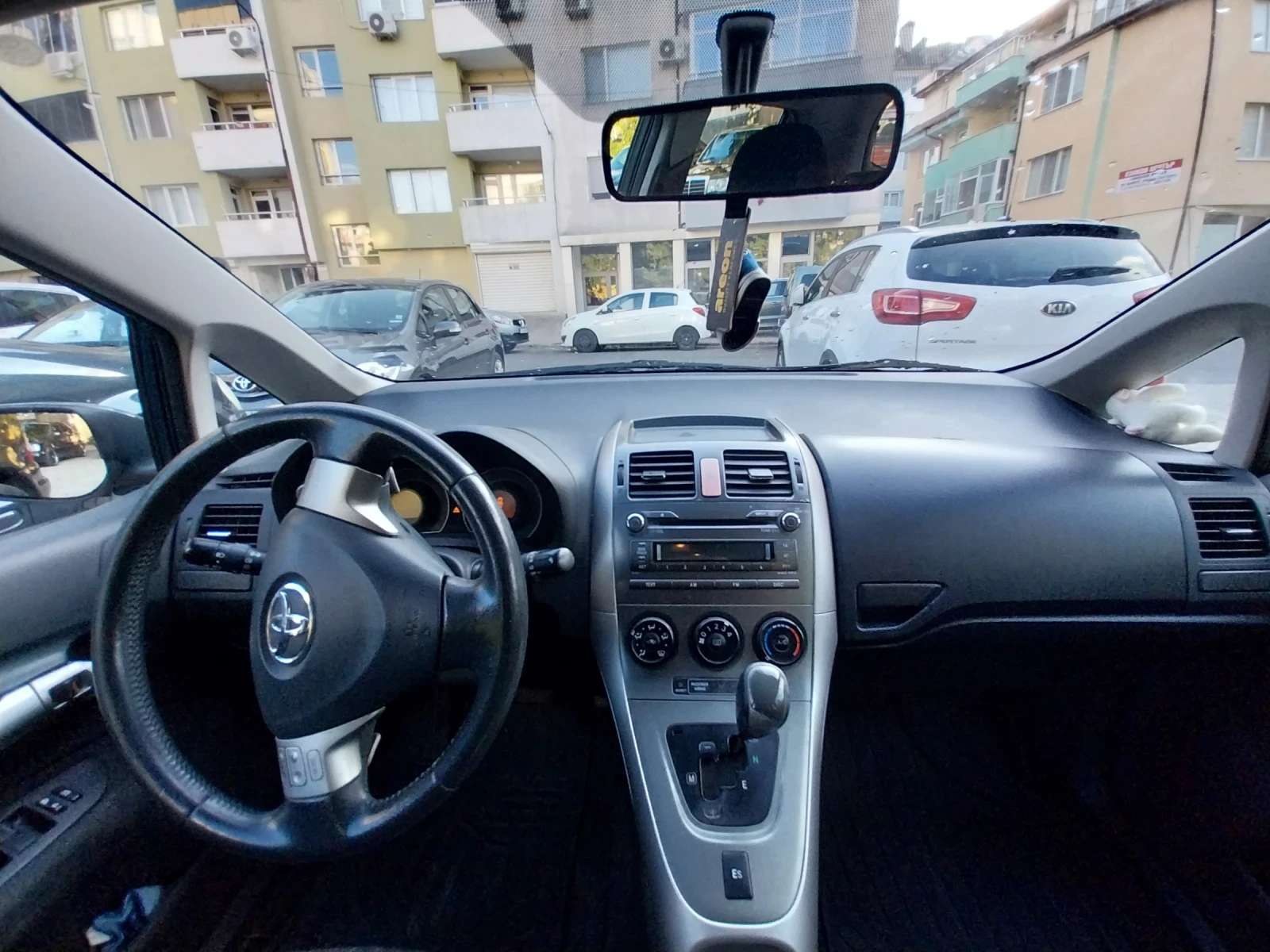 Toyota Auris  - изображение 3