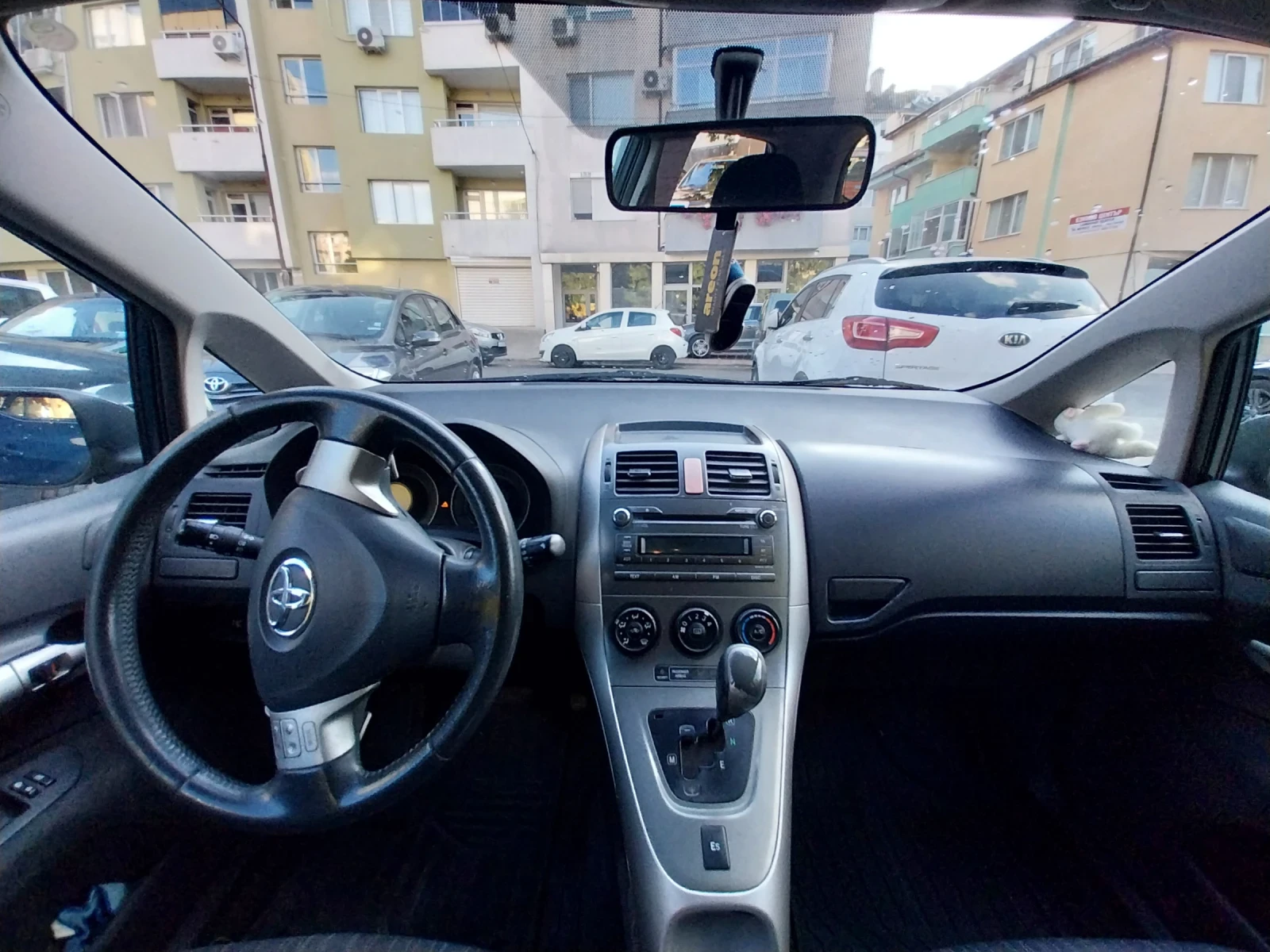 Toyota Auris  - изображение 10