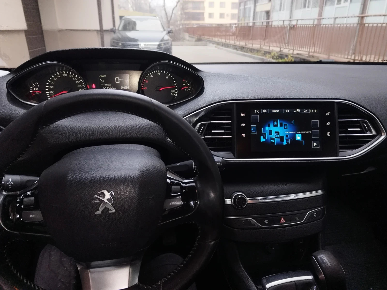 Peugeot 308 1.6 е-HDI 98 - изображение 4