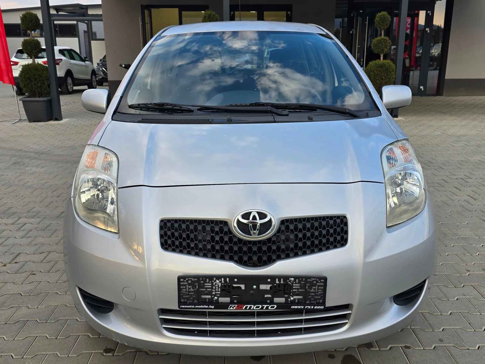 Toyota Yaris 1.0 Бензин, 70к.с., 12.2007г., снимка 6 - Автомобили и джипове - 53901492