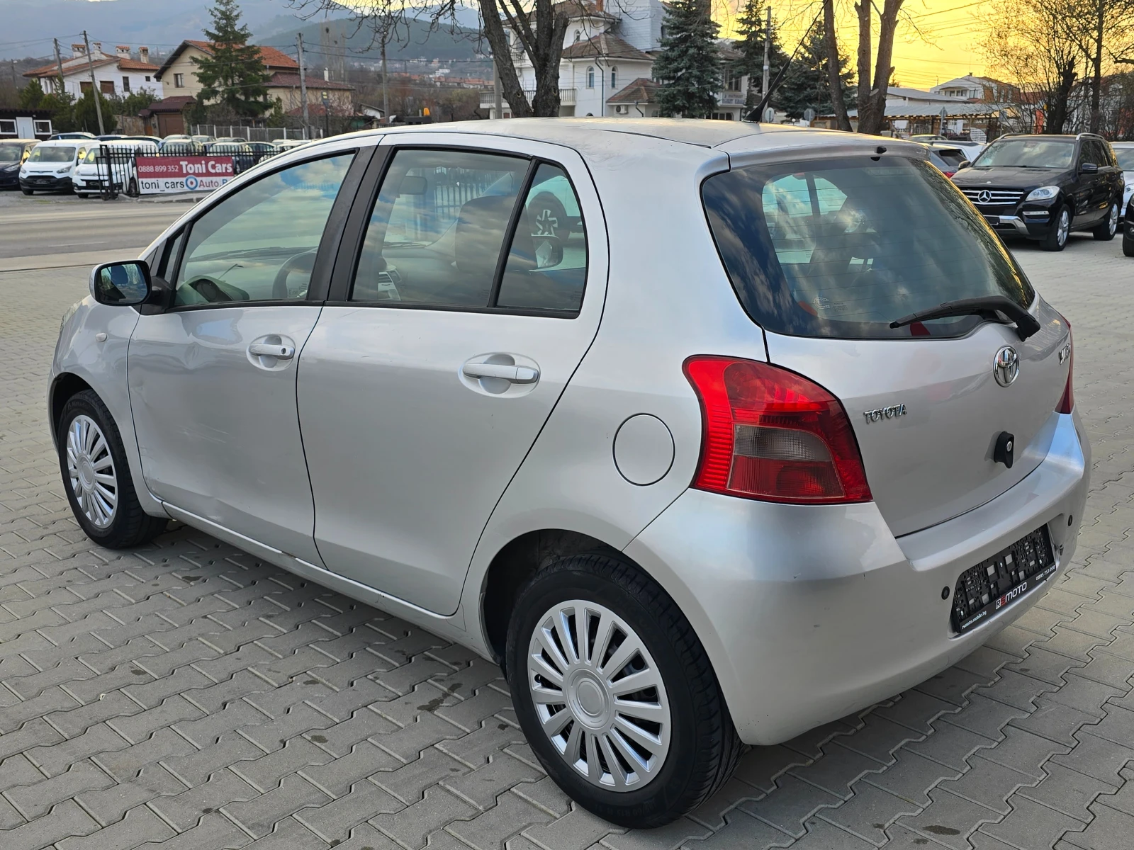 Toyota Yaris 1.0 Бензин, 70к.с., 12.2007г., снимка 4 - Автомобили и джипове - 53901492