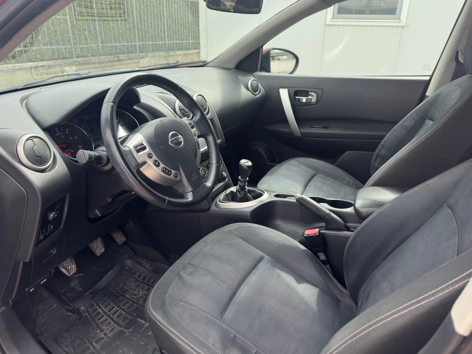 Nissan Qashqai 1.5DCI FACELIFT, снимка 8 - Автомобили и джипове - 53917429