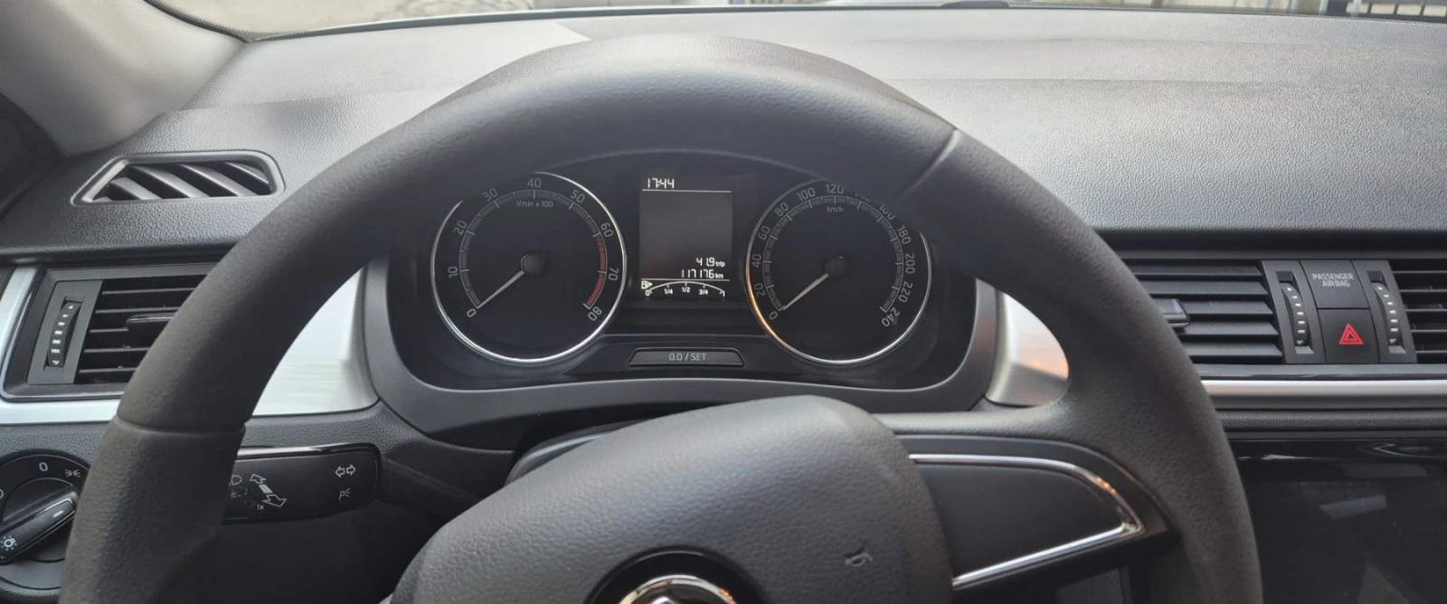 Skoda Rapid  Liftback, снимка 15 - Автомобили и джипове - 53975350